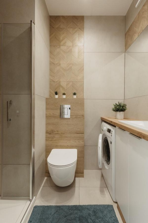 Apartment Bravo, F216 *